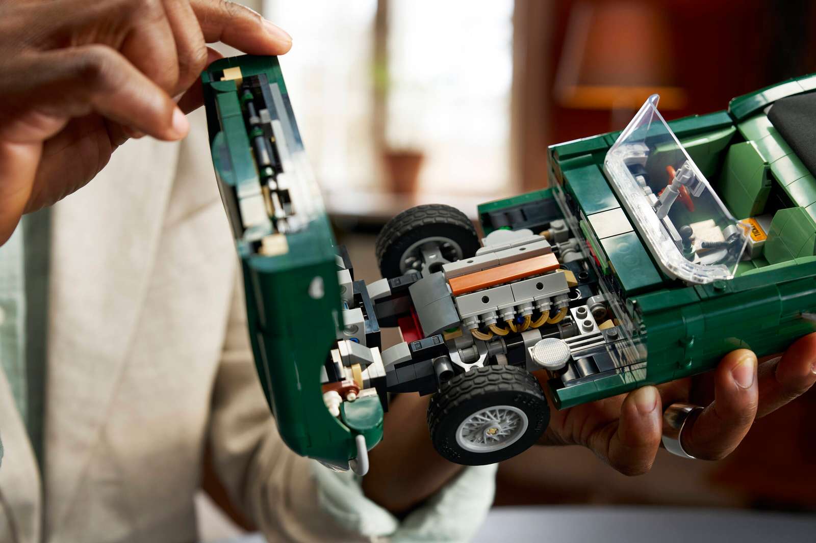 LEGO Icons Jaguar E-Type 11381 Review