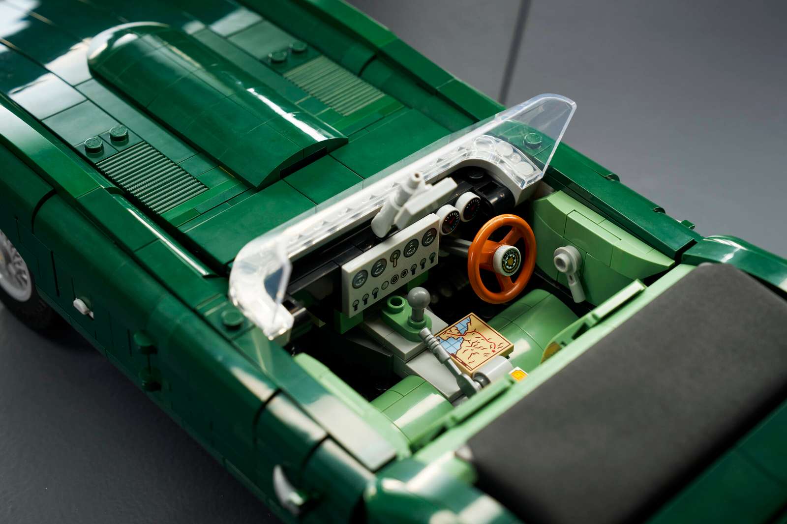 LEGO Icons Jaguar E-Type 11381 Review